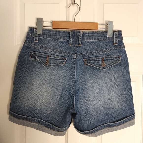 Vintage 🔄 Roadrunner || High Rise Cuffed Jean Shorts, Size 8, Washed Den - Picture 4 of 5